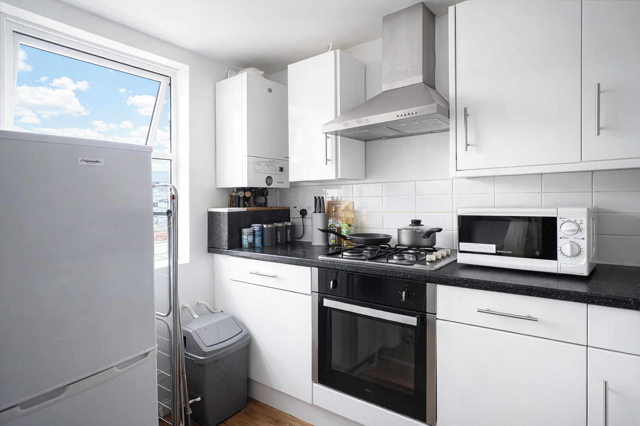 Fridge, microwave, oven, stovetop