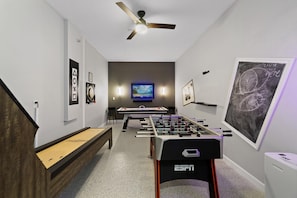 Interior - Champions Oasis - Resort&arcade -walk to Clubhouse (Davenport)