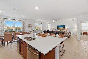 Interior - Bella Vida Poolside Family Escape (Kissimmee)