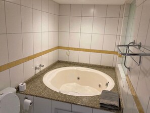 Apartment | Bathroom - Apartamento 201 Saint Sebastian Flat (Jaraguá do Sul)