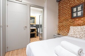 3 bedrooms, desk, iron/ironing board, free WiFi - Superior Apartment Prosperidad (Madrid)