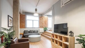 Smart TV - Superior Apartment Prosperidad (Madrid)
