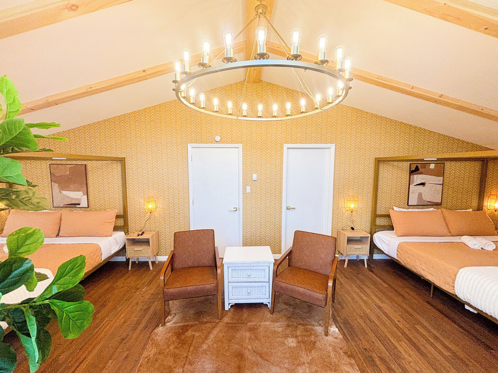 7 bedrooms, WiFi, bed sheets, wheelchair access