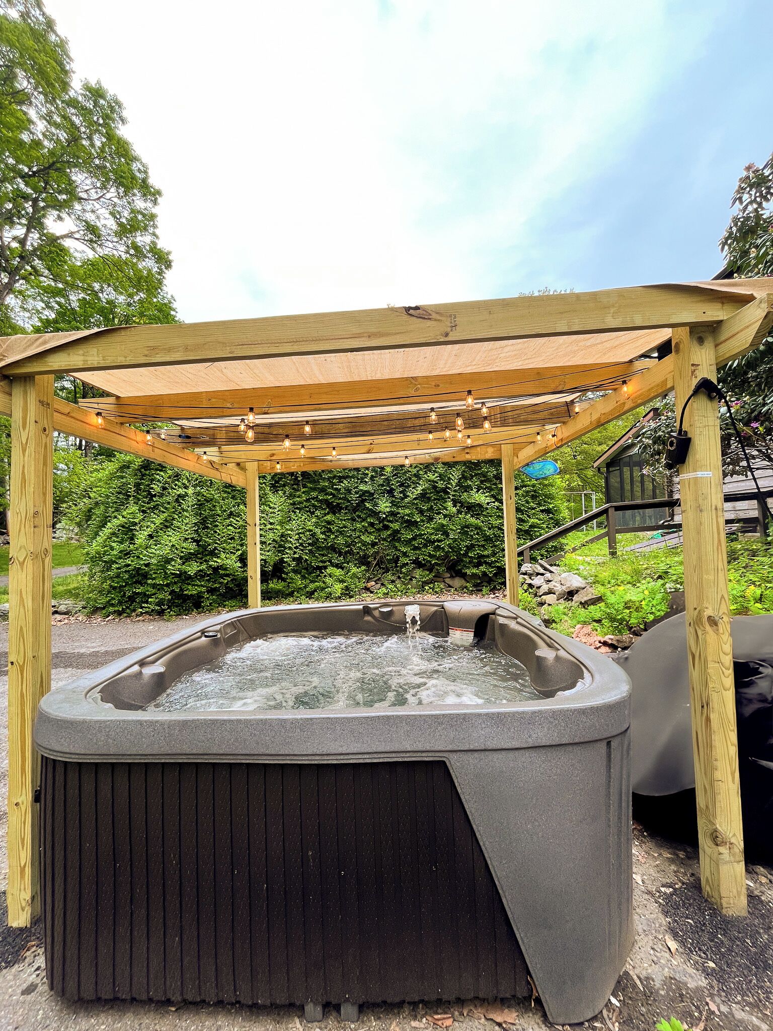 Outdoor spa tub