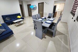 Dining - Central Apt, Ground Floor, 24h Secure Parking (Durango)