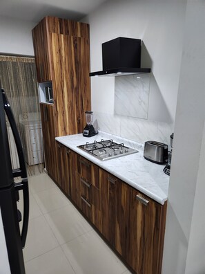 Private kitchen - Central Apt, Ground Floor, 24h Secure Parking (Durango)