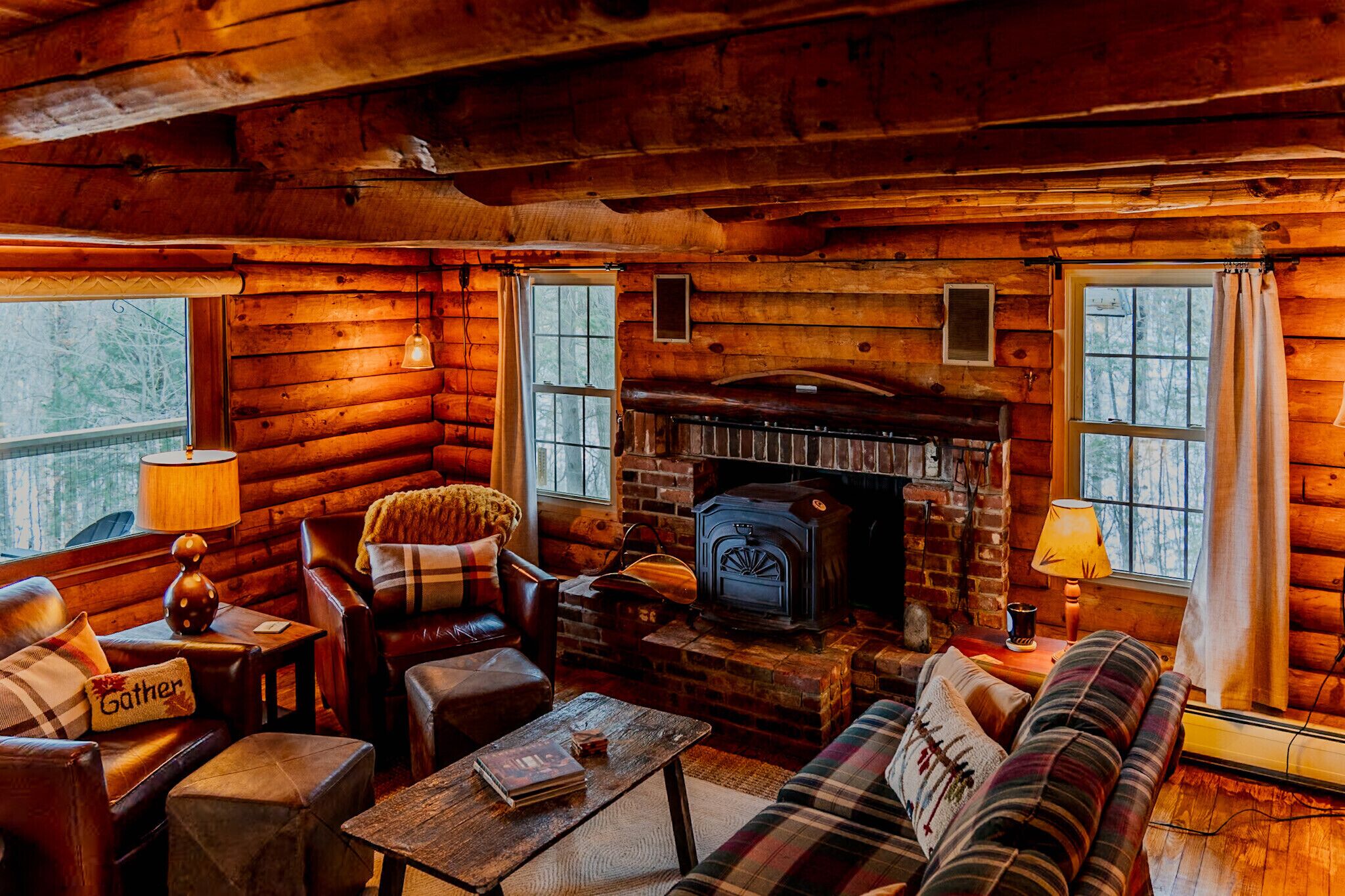 TV connectée, livres, chaîne hi-fi