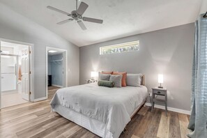 Iron/ironing board, WiFi, bed sheets - Golf Course Retreat in NSB (New Smyrna Beach)