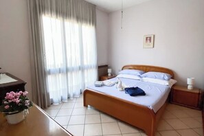 Bügeleisen/Bügelbrett, WLAN, Bettwäsche