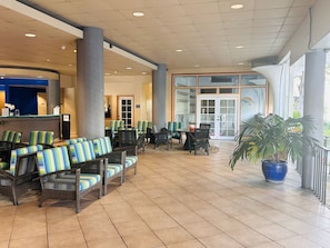 Lobby - Waikiki Oasis • Steps to Beach • Pool • Lanai • Modern Studio • Sleeps 4 (Honolulu)