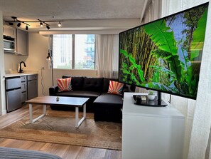 TV - Waikiki Oasis • Steps to Beach • Pool • Lanai • Modern Studio • Sleeps 4 (Honolulu)