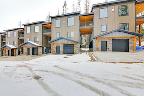 Exterior - Luxury Ski Home w/ Hot Tub on Schweitzer Mountain (Sandpoint)