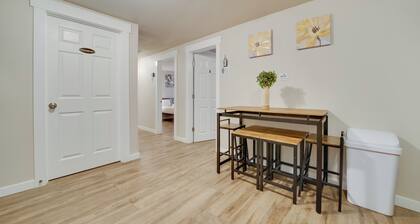 Walk to Light Rail: Quiet Judkins Park Home Base!