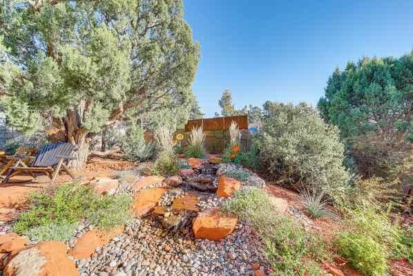 Property grounds - Walk to Trails! West Sedona Retreat w/ Deck & Yard (Sedona)