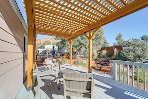 Terrace/patio - Walk to Trails! West Sedona Retreat w/ Deck & Yard (Sedona)