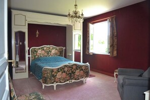 Ferros/tábuas de passar roupa, Wi-Fi, roupa de cama