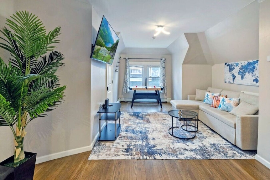 Stylish Newark 2br | Great Wfh, Wifi, Near Transit - Clifton, NJ