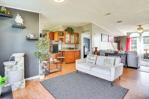 TV, fireplace, stereo - Horse Stalls, Pool & Deck: Polk City Getaway! (Polk City)