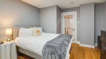 Desk, iron/ironing board, internet, bed sheets