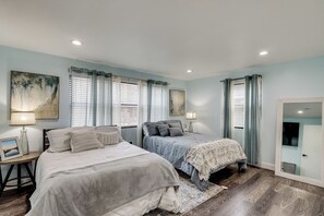 Schreibtisch, Bügeleisen/Bügelbrett, Internetzugang, Bettwäsche