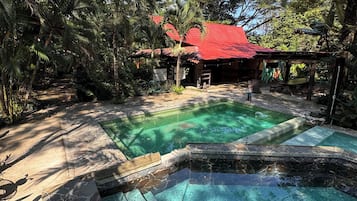 3 piscinas al aire libre