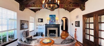 Historic Spanish Home, minutes from Everything!