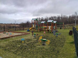 Área de juegos infantiles al aire libre