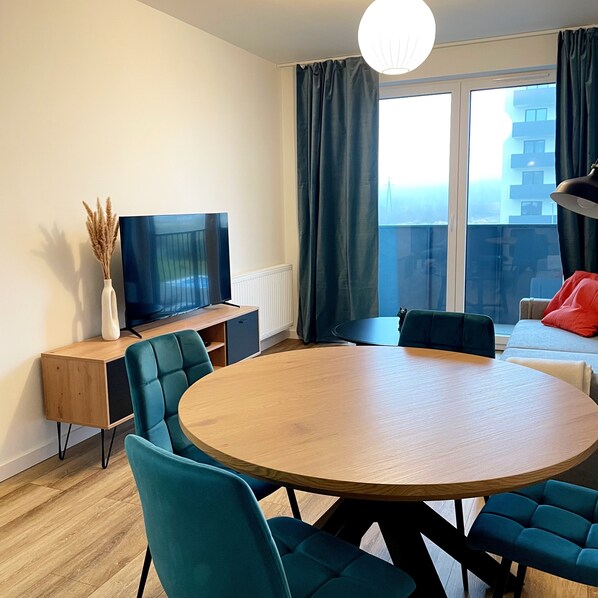 Family Apartment, Balcony | Blackout curtains, iron/ironing board, free WiFi - LILY APART the Big Screen Apartment (Gdańsk)