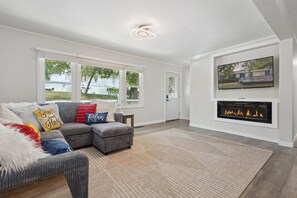 Smart TV - Two Beach Homes with 2 Hot Tubs Sleeps 20+ (Michigan City)