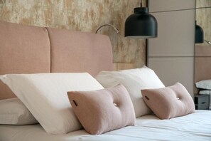 4 bedrooms, iron/ironing board, Internet, bed sheets - Campo De Fiori Home - Roman Elegance in the Heart of the City (Roma)