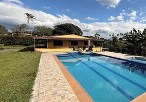 Alberca al aire libre 