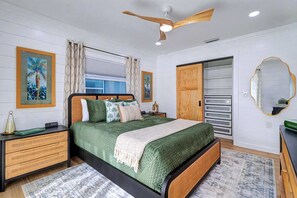 3 habitaciones, tabla de planchar con plancha, wifi y ropa de cama 