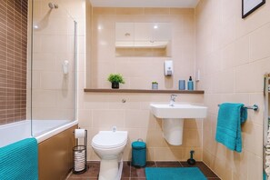 Hårføner og håndklær