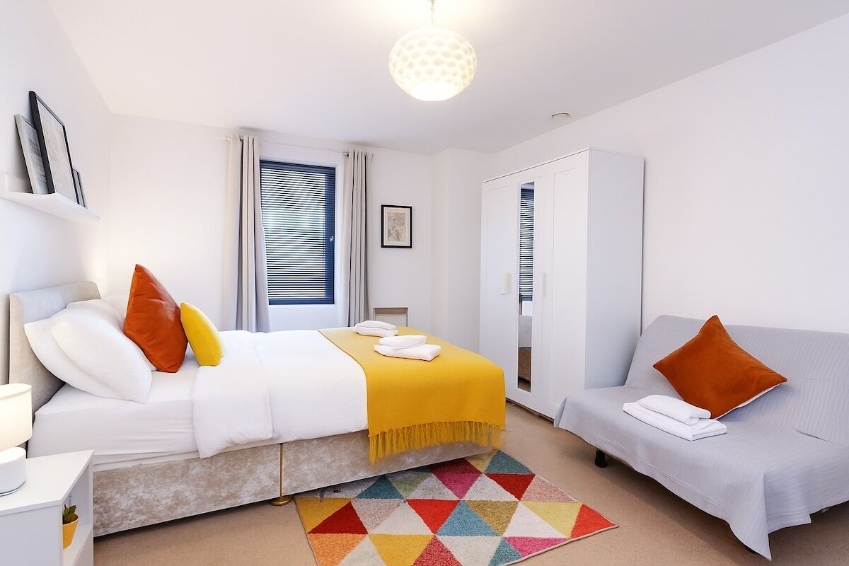 Strykejern/-brett, internettilgang og sengetøy