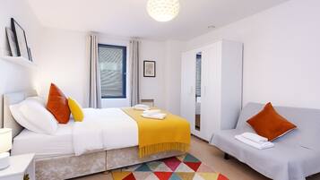 Strykejern/-brett, internettilgang og sengetøy