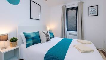 Strykejern/-brett, internettilgang og sengetøy