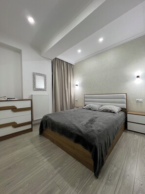 Iron/ironing board, WiFi, bed sheets - Panoramic apartment with stunning views Tbilisi (Tbilisi)