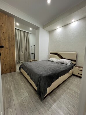 Iron/ironing board, WiFi, bed sheets - Panoramic apartment with stunning views Tbilisi (Tbilisi)