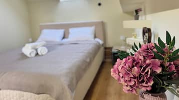 2 bedrooms, iron/ironing board, free WiFi