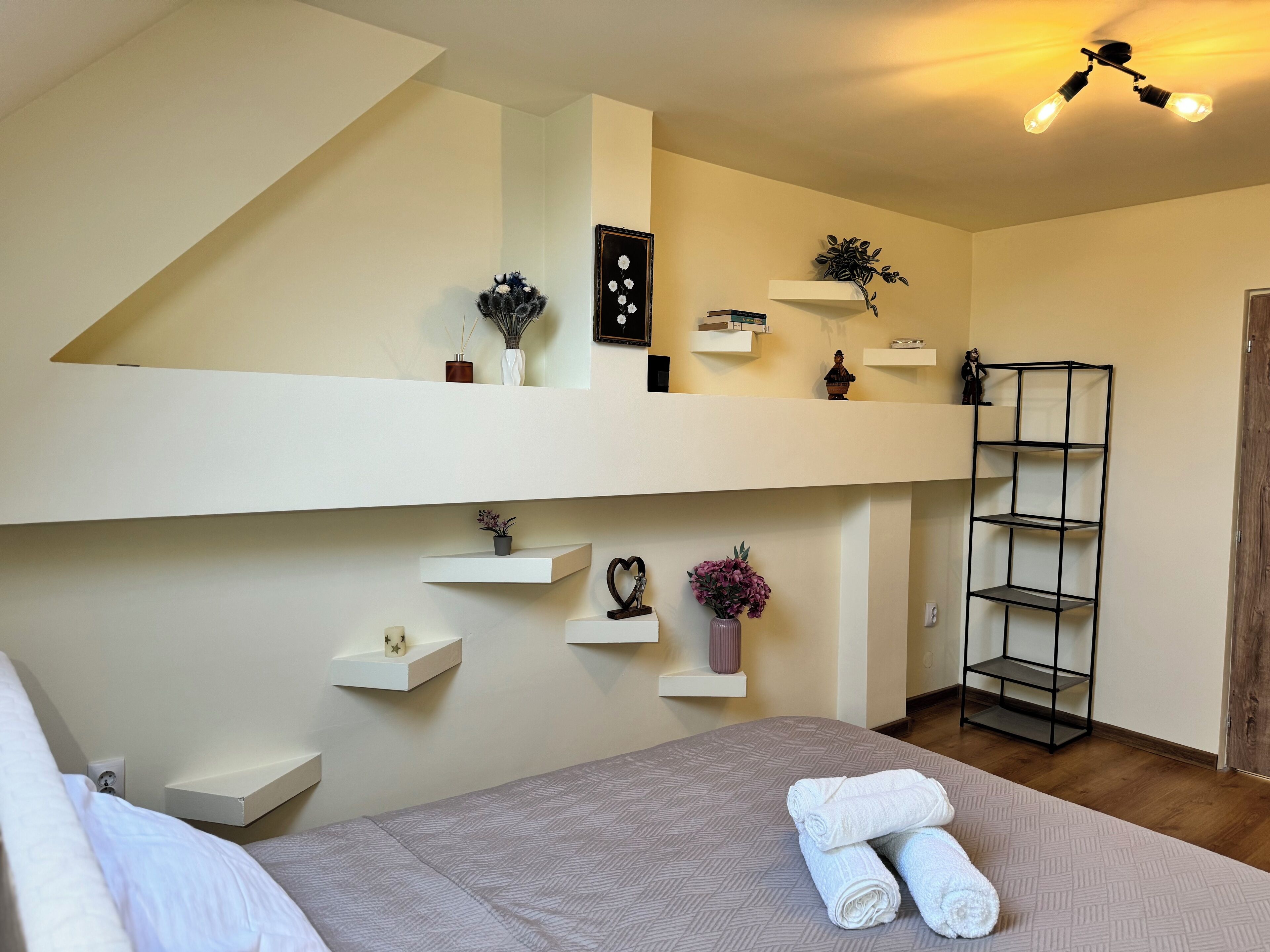 2 habitaciones, tabla de planchar con plancha y wifi gratis 