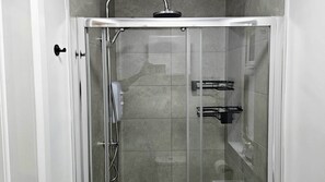 Bathroom - Taylor’s Lodge — Duleek’s hidden gem (Duleek)