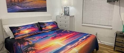 3 bedrooms, iron/ironing board, WiFi, bed sheets