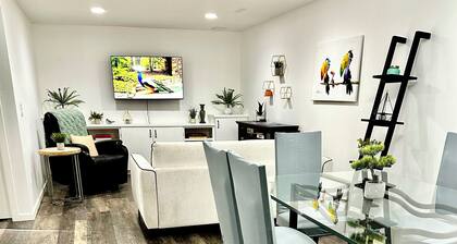 Modern 2BR Suite | Ski, Golf & Wine Country