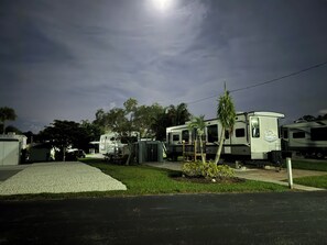 Property grounds - Stylish Vero Beach Coastal Escape (Vero Beach)