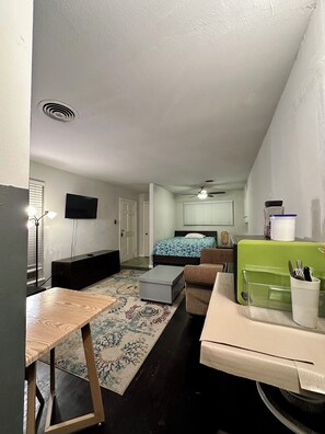 Wi-Fi de cortesia, roupa de cama