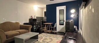 Charming efficiency studio in vibrant Houston