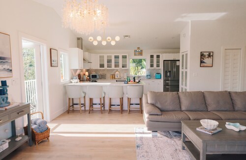 Luxurious 3-bedroom house perfect for relaxing in the heart of Key Largo.