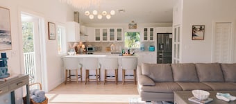 Luxurious 3-bedroom house perfect for relaxing in the heart of Key Largo.