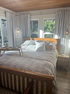 2 bedrooms, WiFi, bed sheets, wheelchair access