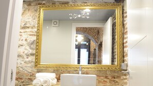 Bathroom - Beautiful Royal Palace Loft (Madrid)